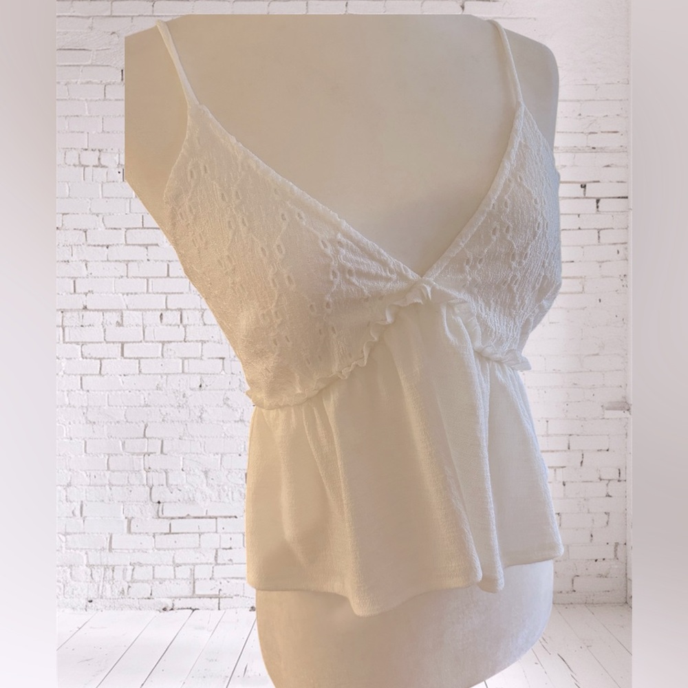 NWOT* Lulus white eyelet peplum top